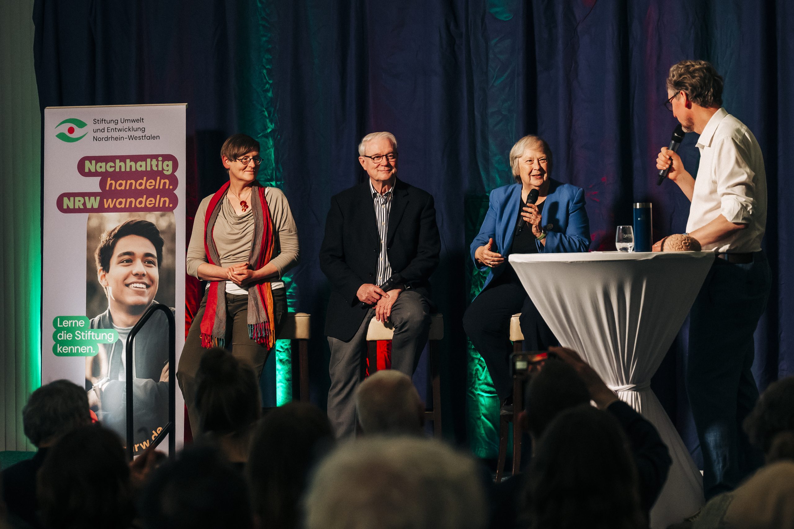 Gesprächsrunde mit Bärbel Höhn (ehemalige NRW-Umweltministerin), Beate Wolff (Welthaus Bielefeld) und Karsten Möring (Vorstandsvorsitzender der Stiftung).
